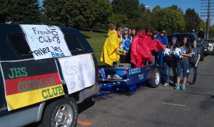 homecoming_float_2013